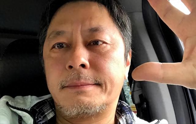王杰是谁毒哑的？24年后王晶导演讲解“真相”，谢霆锋曾背黑锅