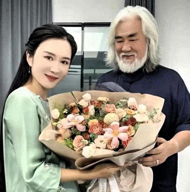74岁张纪中被妻子嫌弃了！杜星霖吐槽：什么都玩不了，还没有情趣