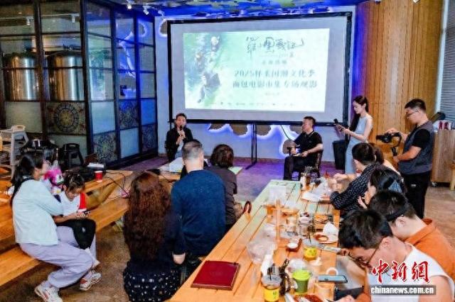2025怀柔国潮文化季面包电影市集上美食与动画共舞