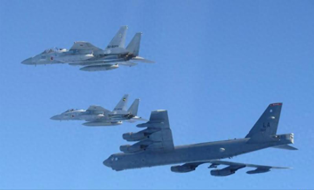 中俄战机出动不到24小时，美国轰炸机起飞，高市的愿望实现了？