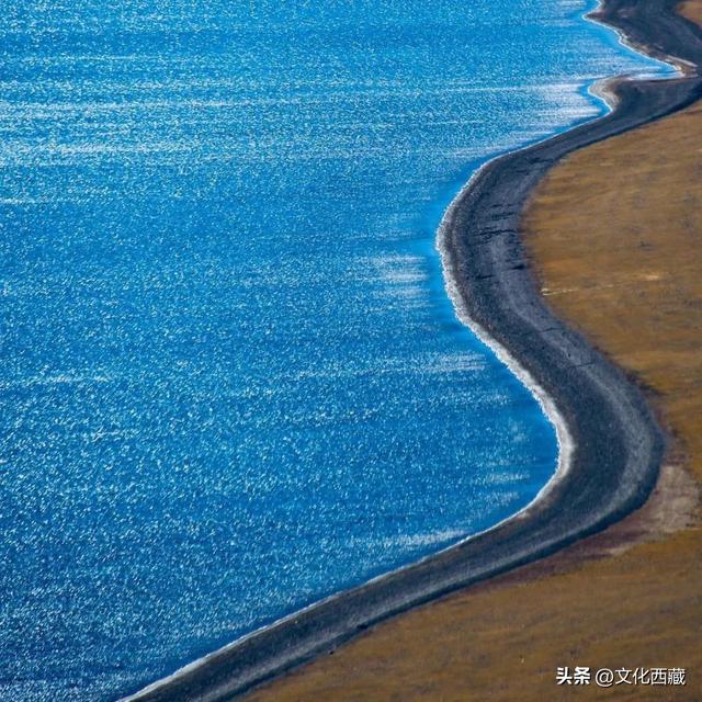 99%的人都错过的西藏最澄澈的湖泊！湖心冰裂瞬间太绝了！