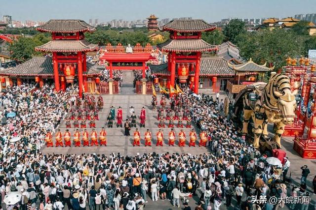 清明上河园：全国教师 全部免费 教师节快乐
