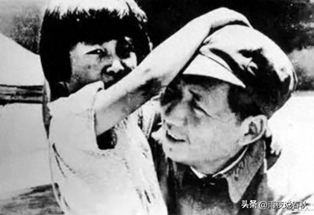 85年，李讷去探望妈妈途中偶遇李银桥，李：我把我同事介绍给你吧
