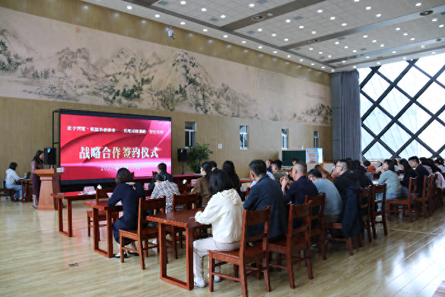滨州市图书馆重磅签约，将打造AI体验区、文创售卖、休闲吧、打卡地等创意空间