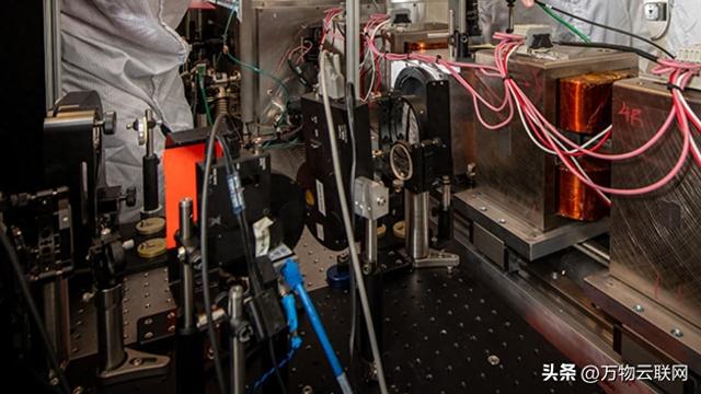美国科学家实现1,000倍加速，激光加速器迎来小型化新时代