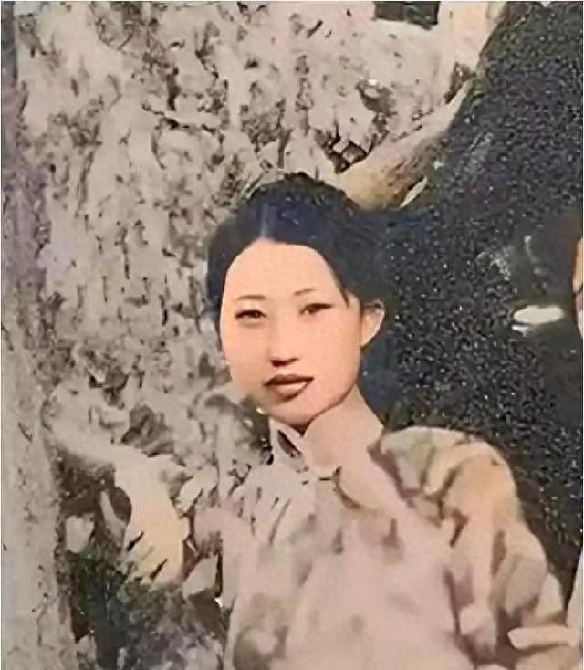 赵一荻软禁期间的真实照片：体态丰腴气质优雅，图8首次曝光