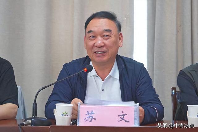 他自称俄罗斯自然科学院院士，但科学院查无此人，3年前到河南郏县拟投33亿搞“东坡项目”，如今项目作废