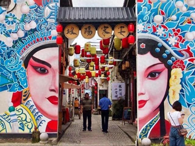 暑期即将结束，本周末，跟着潮新闻去家门口打卡好玩的市集