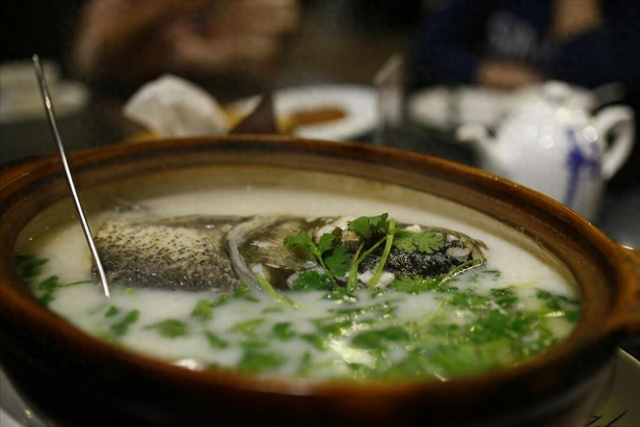 虫草花鸡爪花胶汤 花胶鸡爪虫草花汤功效
