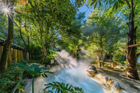 【早安云南·云游】一池温泉藏山野！这个冬天，快来云南赴一场温柔之约！