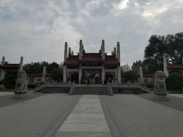 铁塔虽不是开封热门景点，确有“天下第一塔”之称