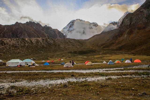 贡嘎大环线：在雪山的凝视下，与艰辛同行之日乌且（原创）