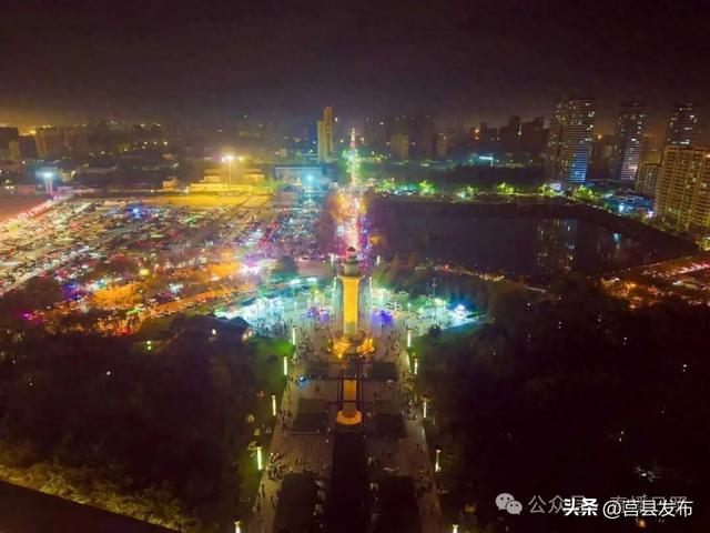 高燃！凌晨3时48分的日照海边，人山人海！这一幕，太震撼！