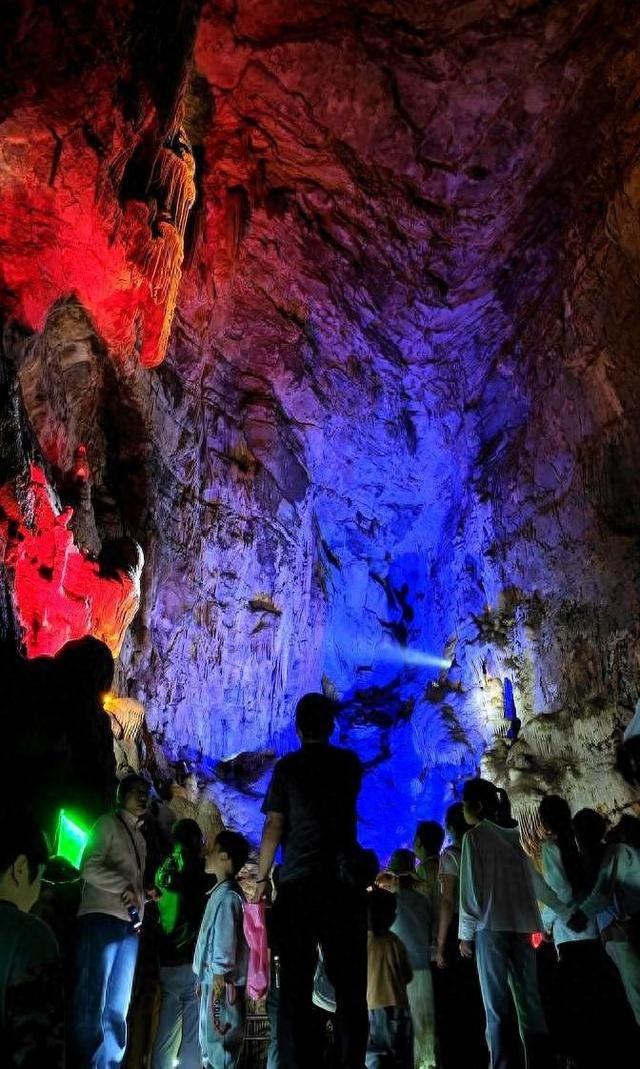 郑州村民无意一铲，挖出世界级奇观！数十年来闻名全国，至今仍爆