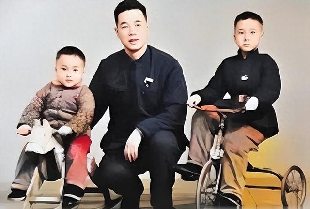 1965年，李鹏总理和儿子李小鹏、李小勇的合影，他37岁，气质不凡