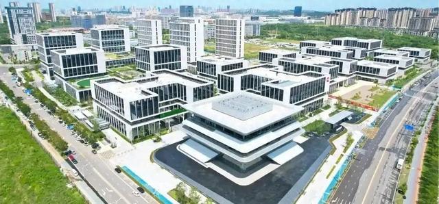 万人规模，武汉金山软件园亮相