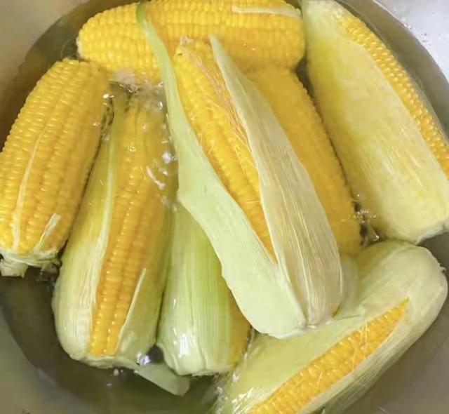 嫩玉米具体煮几分钟可以熟（煮玉米的最佳时间）