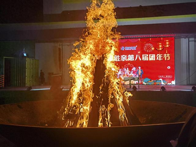 走！去云南禄丰恐龙谷吃年猪饭