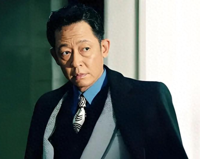 抛弃徐帆，情断许晴，没想到情史丰富的王志文，今59岁老到认不出