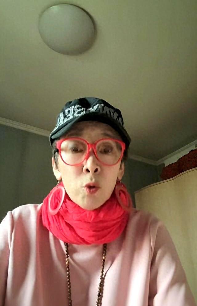 救不活了！苏柳凌晨发文强调自己是军旅艺术家，称刀迷是刀家军！