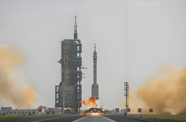 我是神舟二十二！首秀应急发射的太空守护者，聊聊我的使命与底气