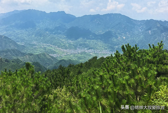 来杭州秋天第一爬吧，征服“浙西第一高峰”，其景惊艳，其村凉爽