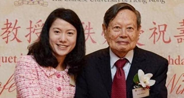 杨振宁离世仅2天，令人担心的事发生，原来翁帆一个字都没说错！