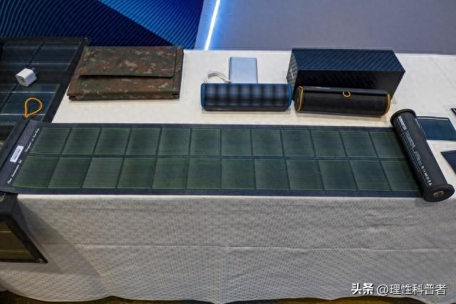 中国科学家突破！可弯折2万次的柔性电池问世，颠覆储能未来。