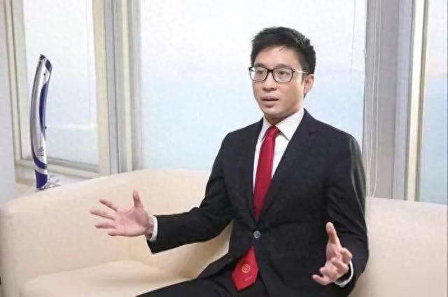 霍震霆又添冠军儿媳! 40岁霍启山宣布结婚!郭晶晶已证实!