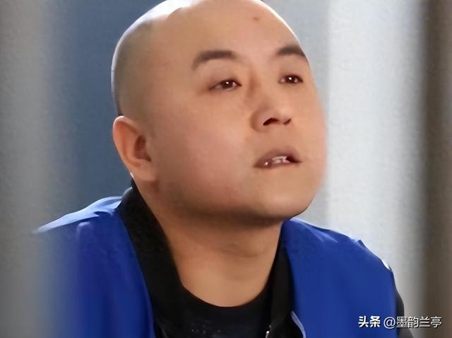 杀人凶手凭空消失，警方追凶20年后才知，他藏在“最安全的地方”