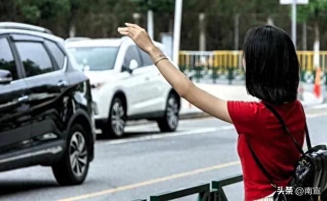 杭州司机弃平台抽成！路边招手收入涨三成，监管松了保险愁了