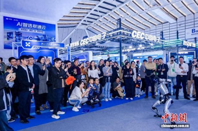 千余项技术产品集中亮相 乌镇“互联网之光”照见未来