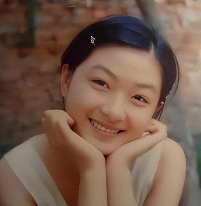 因长得太漂亮被导演狂追，却因拒绝追求无戏可拍，今搭档胡歌走红