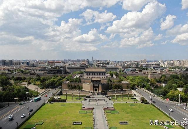“出入口经济”点亮西安城墙