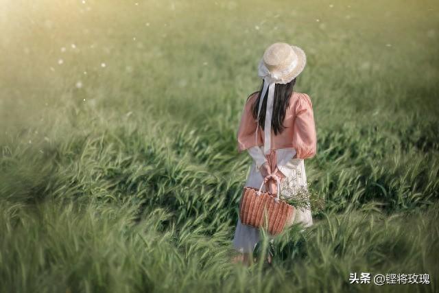 仰望天空的唯美短句（远方很远）