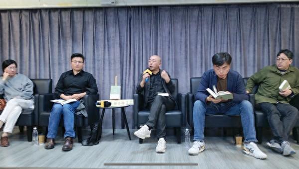 cf夜玫瑰者僵尸滛图（讲座｜为什么要不断地翻译叶芝的诗它们为什么值得细读）