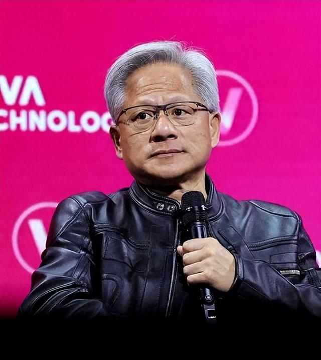 美百般请求，中方终于采购美豆，黄仁勋直言不讳：损失比中国更大