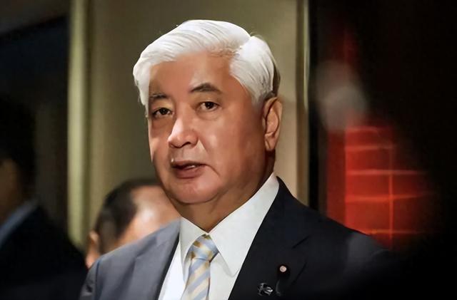澳军连开3枪，踩踏中国红线，解放军接下挑战书，兵力已一路北上