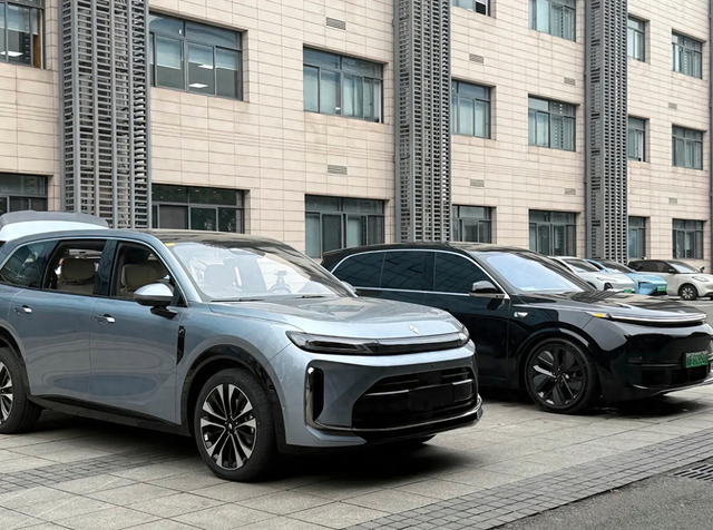 宝骏华境S实车现身	，大过问界M9+1.5T插混，配华为乾崑+鸿蒙座舱