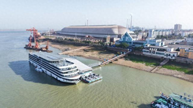 长江游轮从岳阳首发家门口登船即可揽胜长江