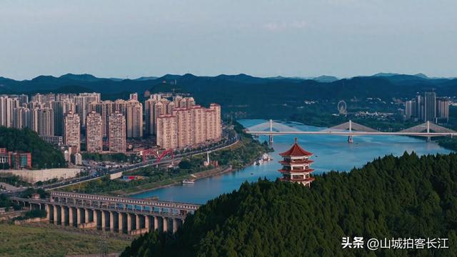 四川这个首批“国贫县”，戴帽31年逆袭成区域前三，凭什么？