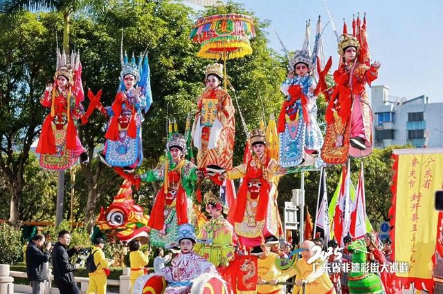 同日出圈！吴川飘色、廉江手造纸技艺跨越山海展风采