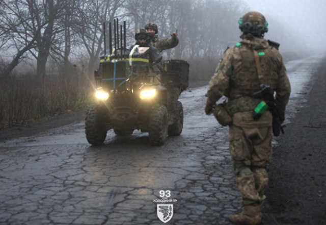 乌克兰第93旅“二人组”：坚守阵地130天，还捎回个俄军俘虏