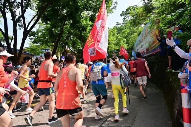 荣耀时刻！观音山登山大赛完赛奖牌已就位，助您解锁8月限定成就