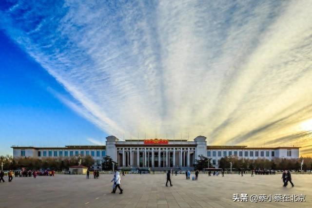 7月27日周末，北京国家博物馆发生的真实排队场景，大家看看吧