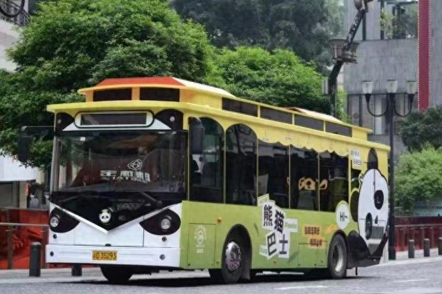 “熊猫巴士”上新！特色旅游线路等你来体验