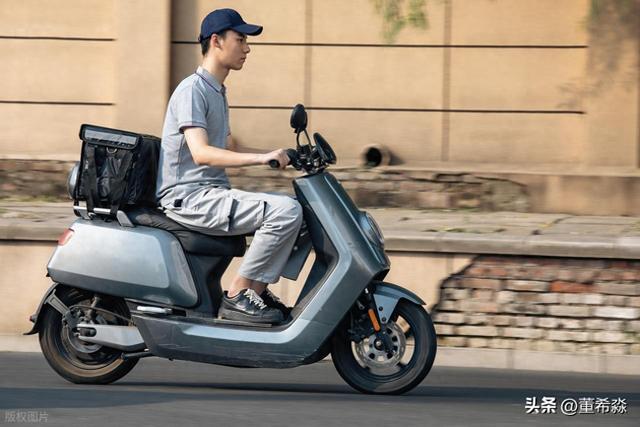 减压、健身、赚外快：我为什么劝你下班去送外卖？