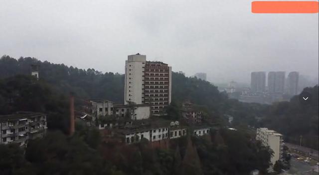 乐山神秘的废弃宾馆，停业15年依然有保安值班，为何被废无人知晓