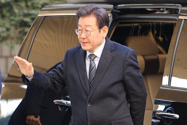 九三阅兵前，韩国一夜变天？李在明：放弃经济靠中国，安全靠美国