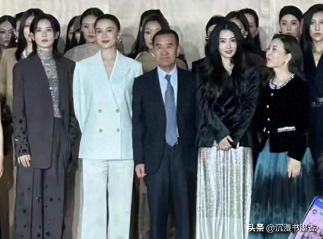 当45岁宋佳与45岁张柏芝站在一起，我才明白什么叫顶级自律
